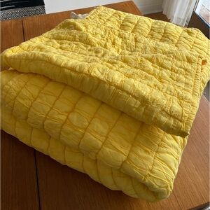 The Land of Nod 100% Cotton Go Lightly Full/Queen Quilt and 1 Sham Set